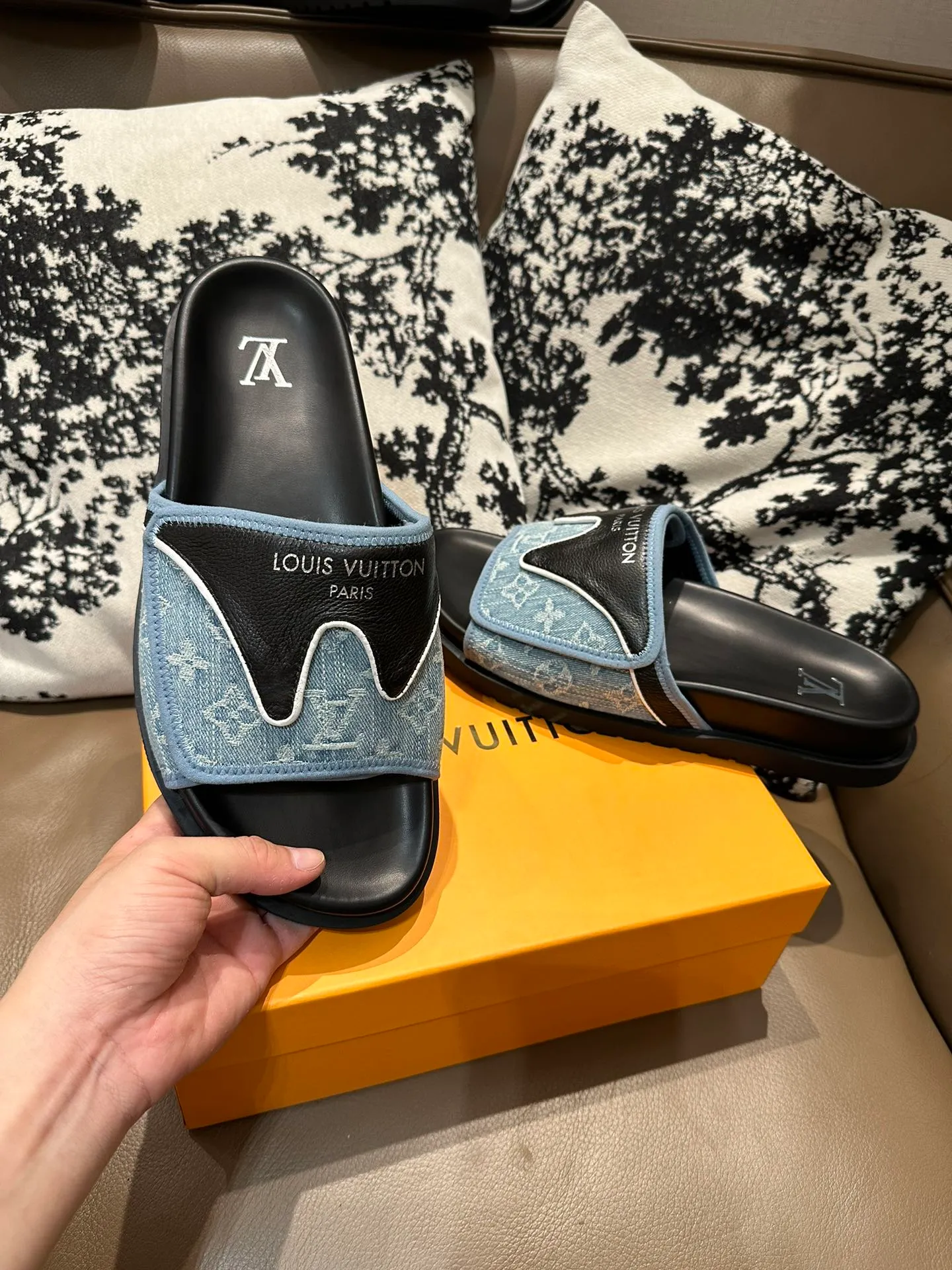 Men's shoes💰340💰 LV Velcro new style, cowhide surface, sheepskin lining, size 36-46